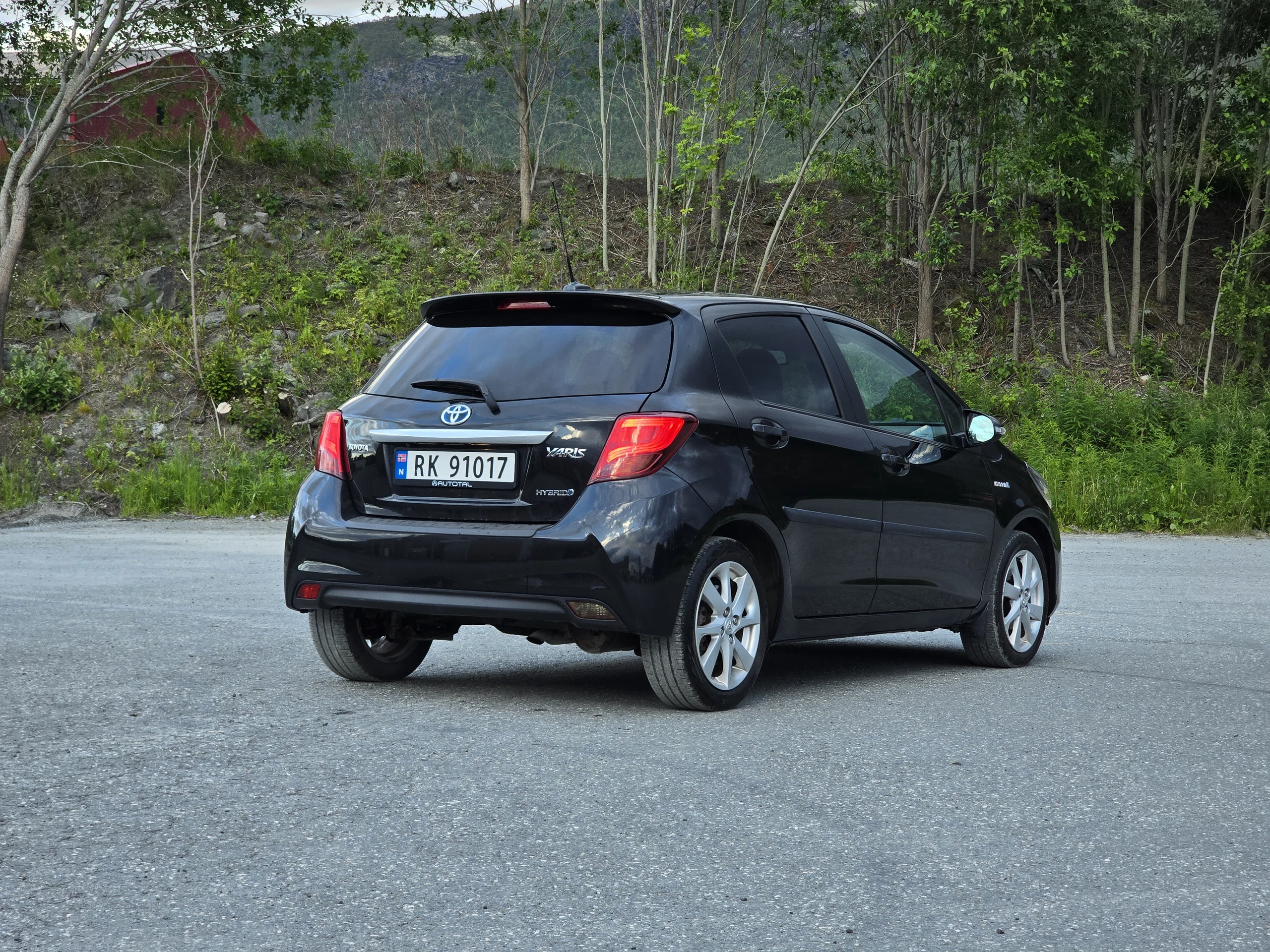 Toyota YARIS 2015 - Photo 6