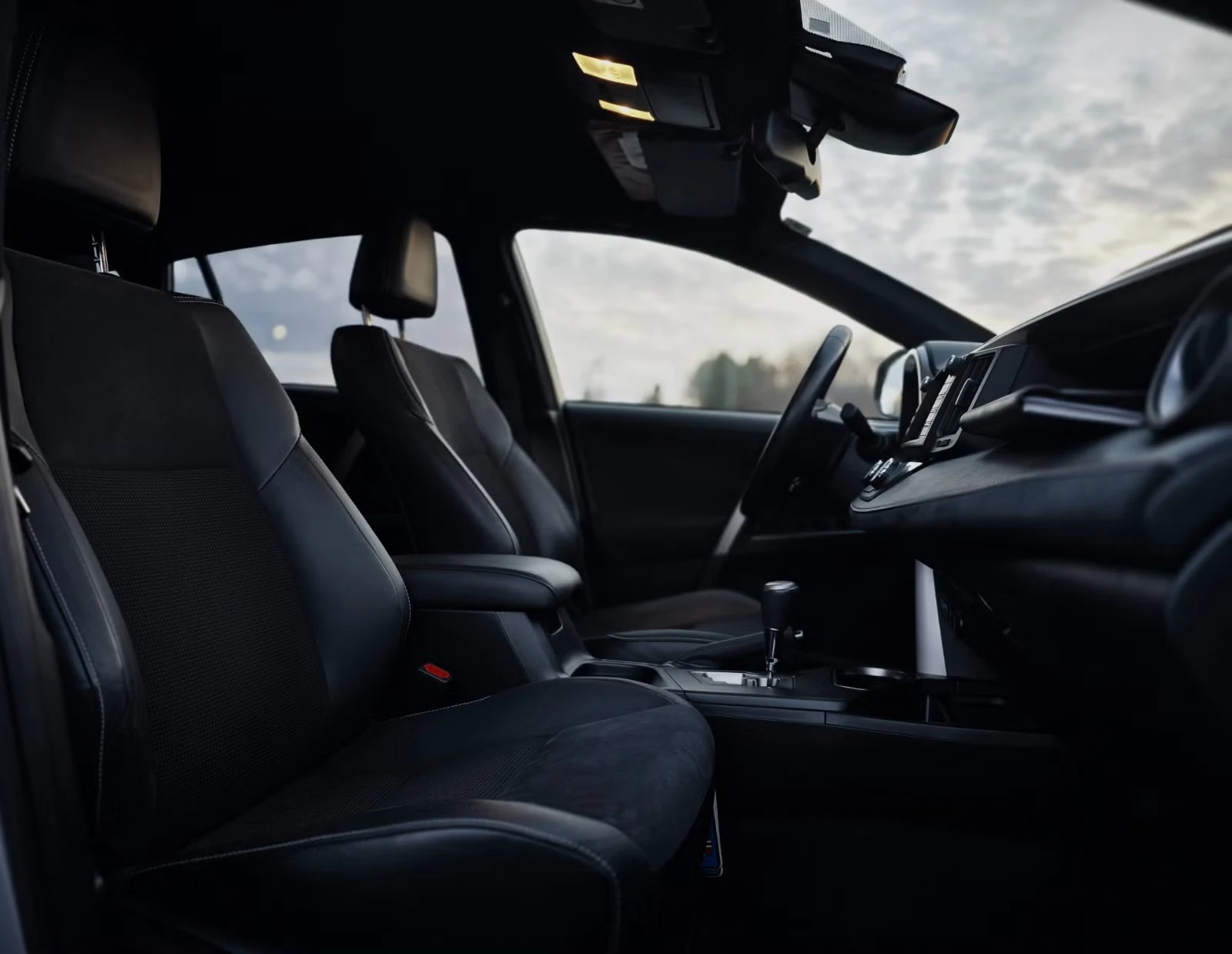 Toyota RAV4 - Photo 30