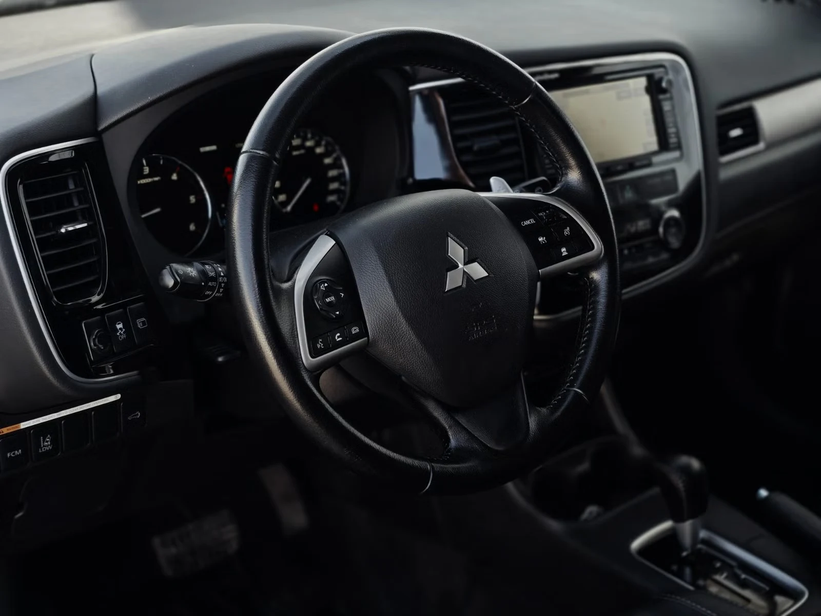 Mitsubishi Outlander - Photo 26