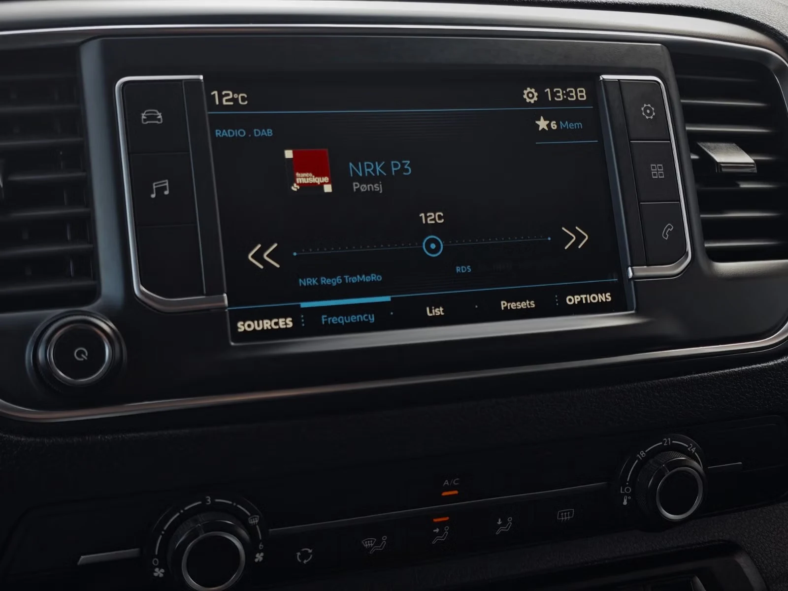 Peugeot Expert - Photo 34
