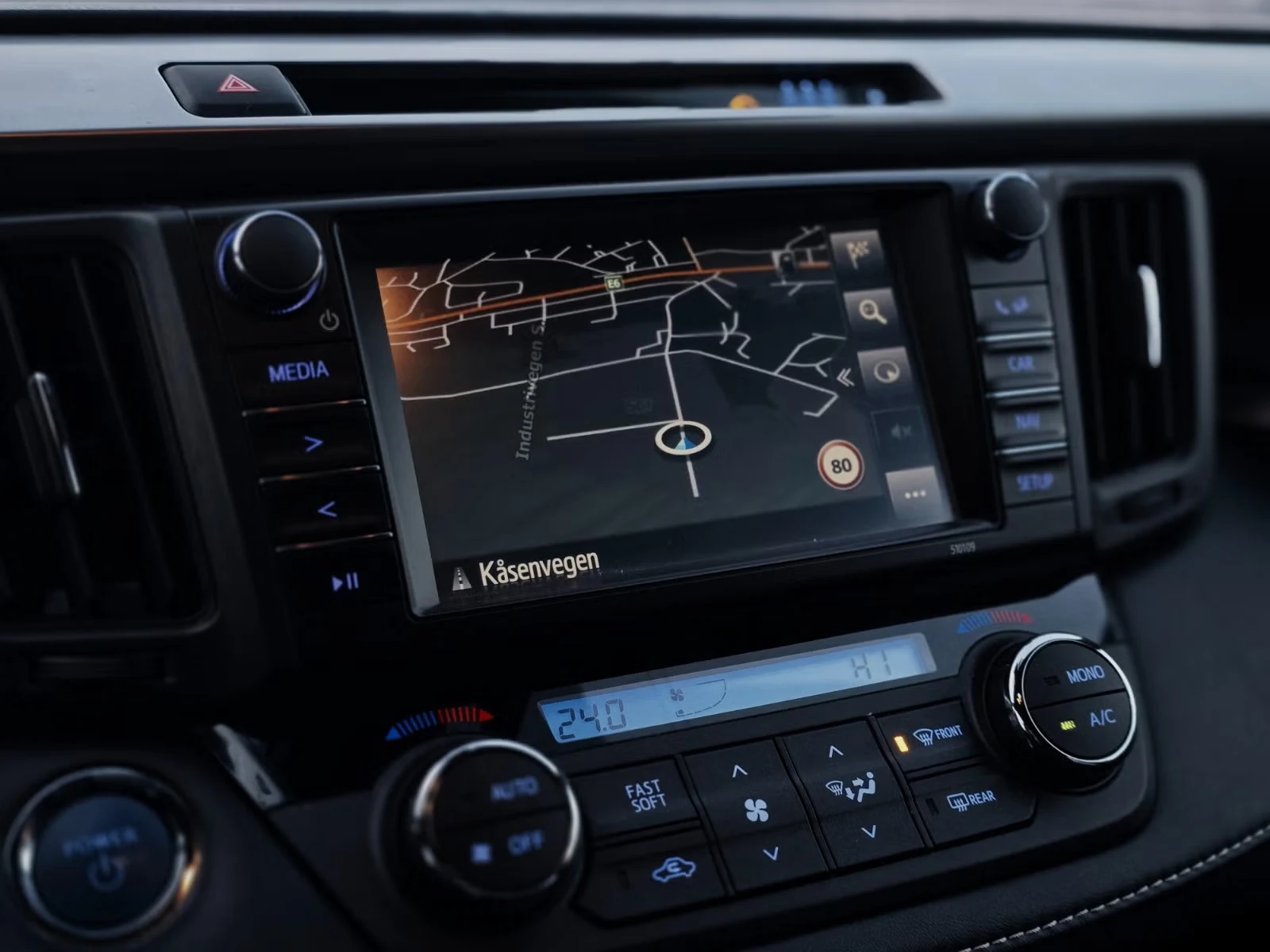 Toyota RAV4 - Photo 36