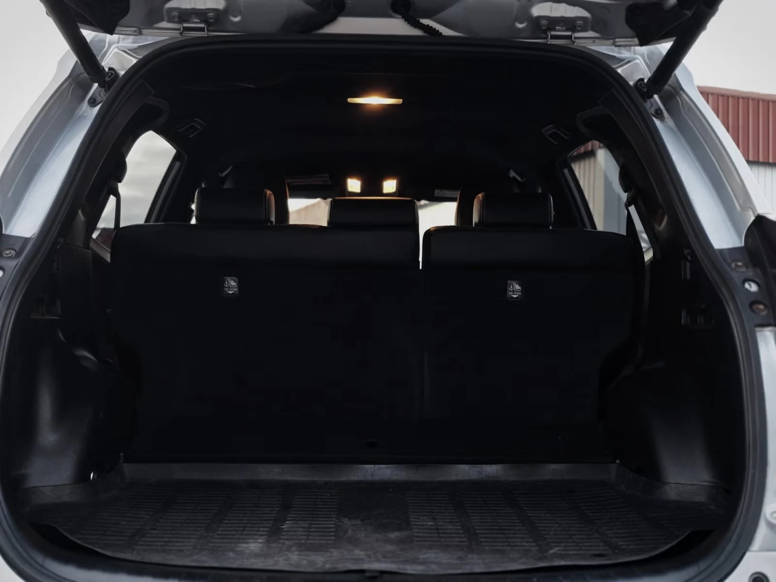 Toyota RAV4 - Photo 12