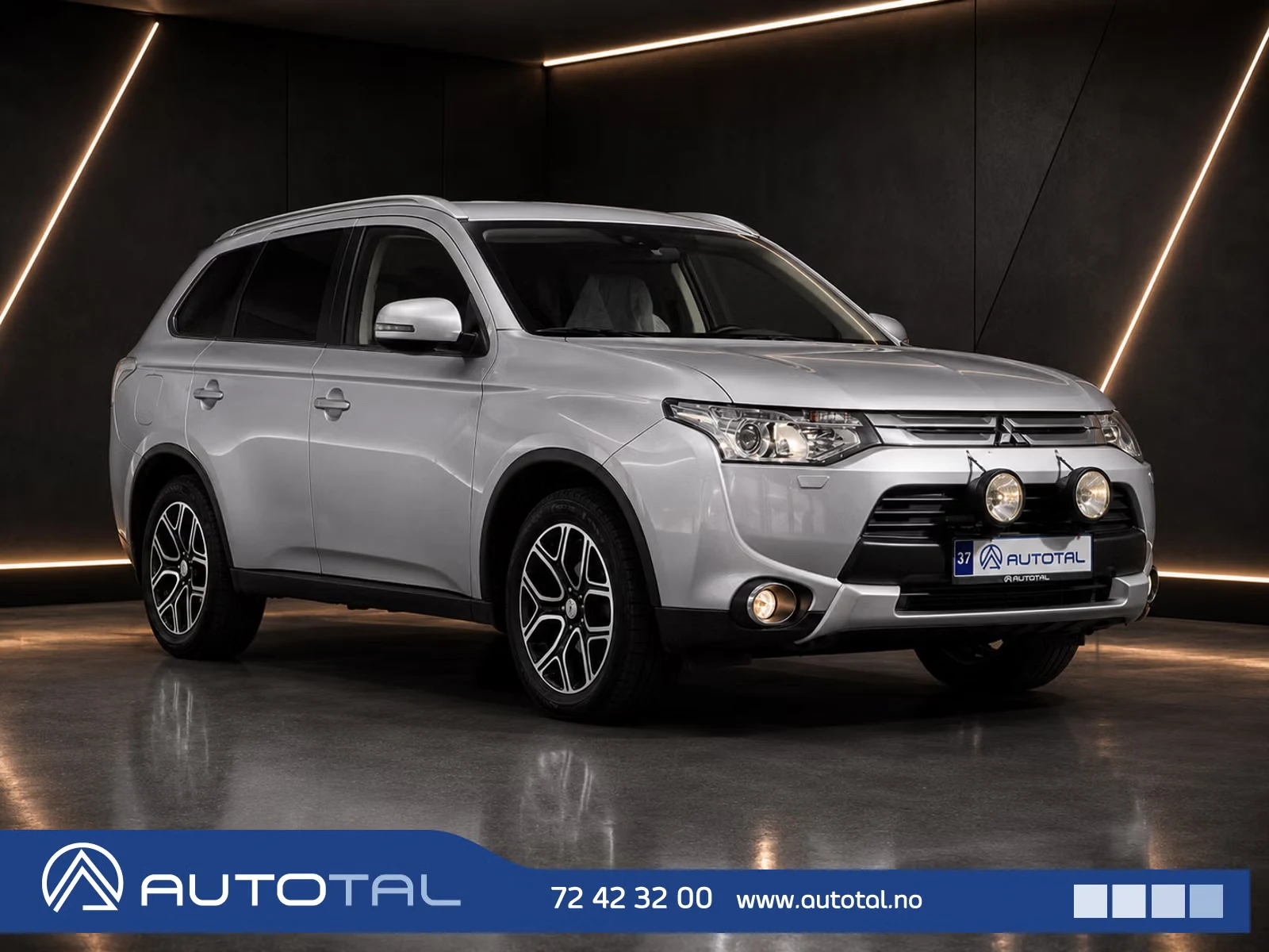 Mitsubishi Outlander - Photo 1