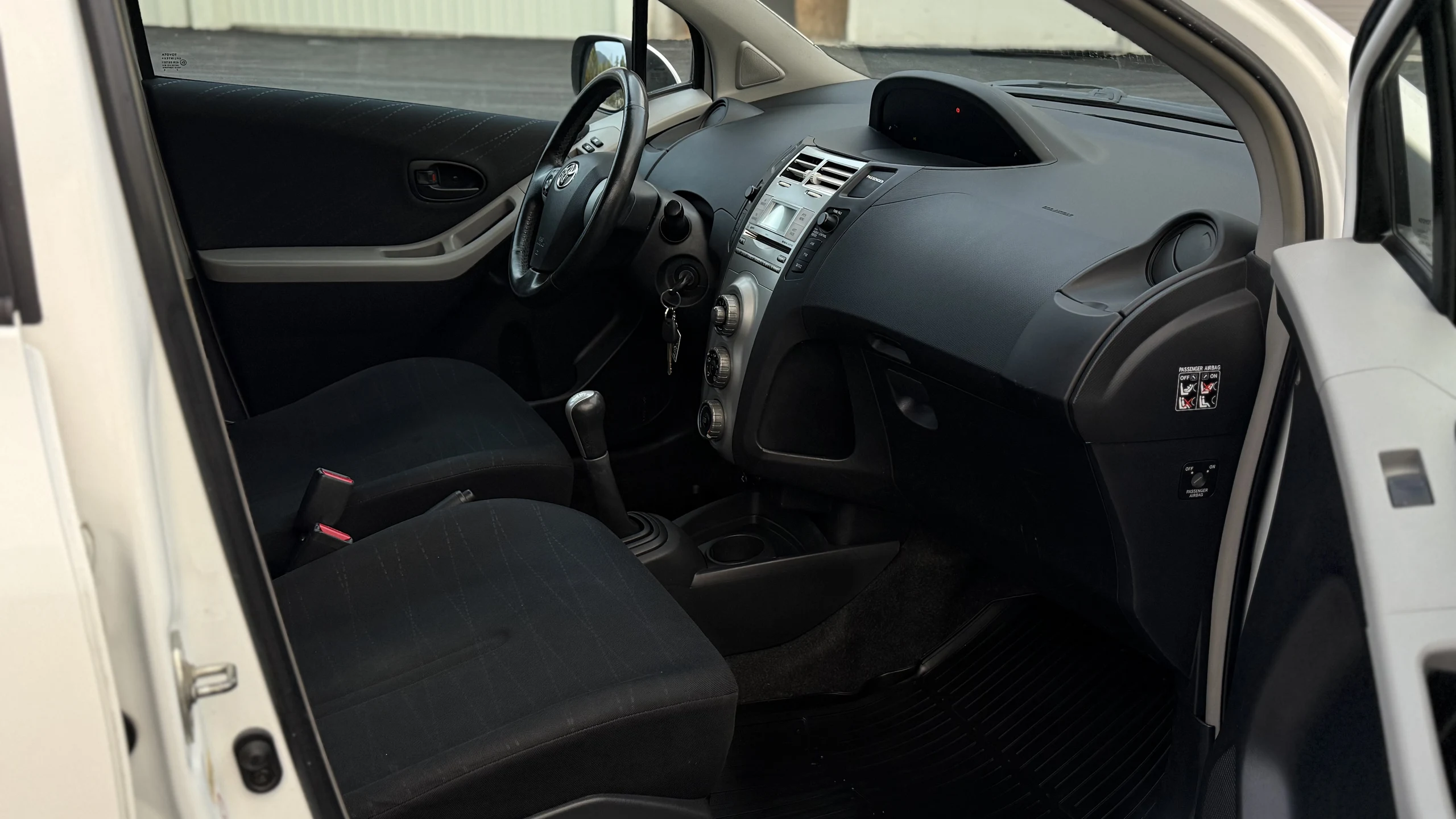 Toyota YARIS 2007 - Photo 11