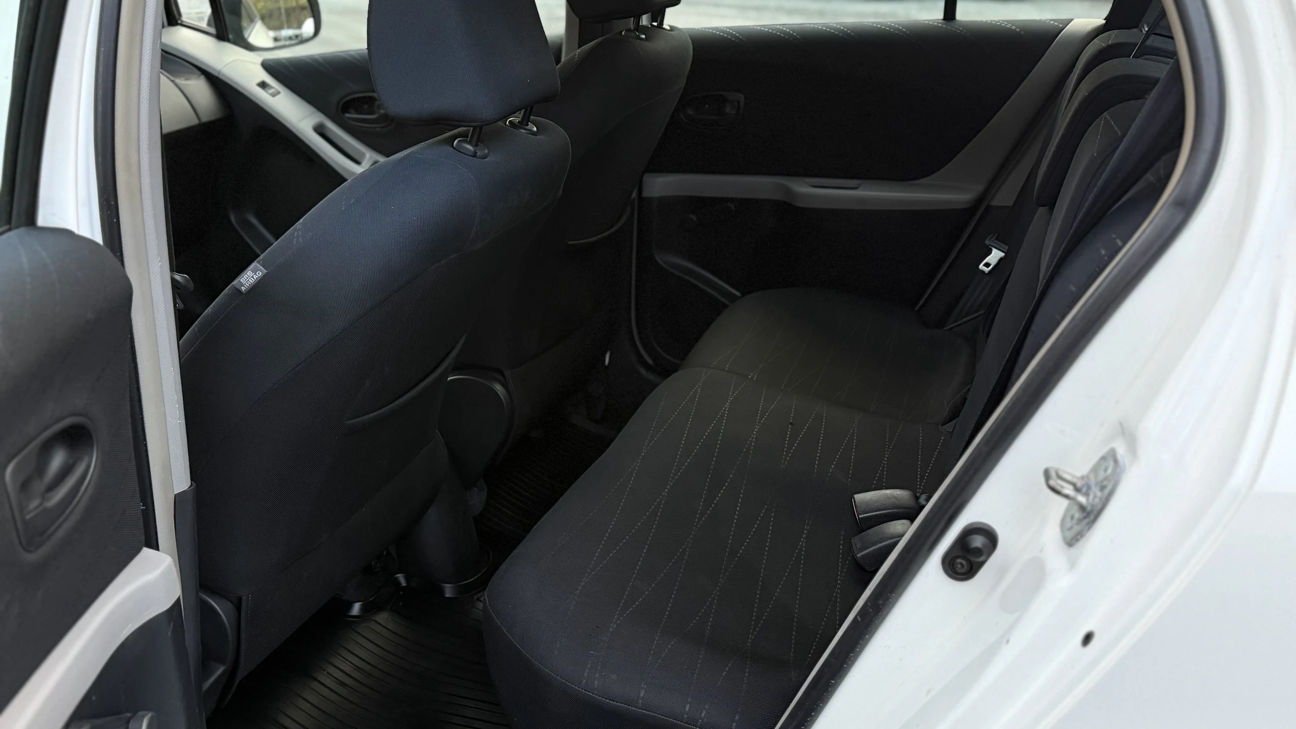 Toyota YARIS 2007 - Photo 13