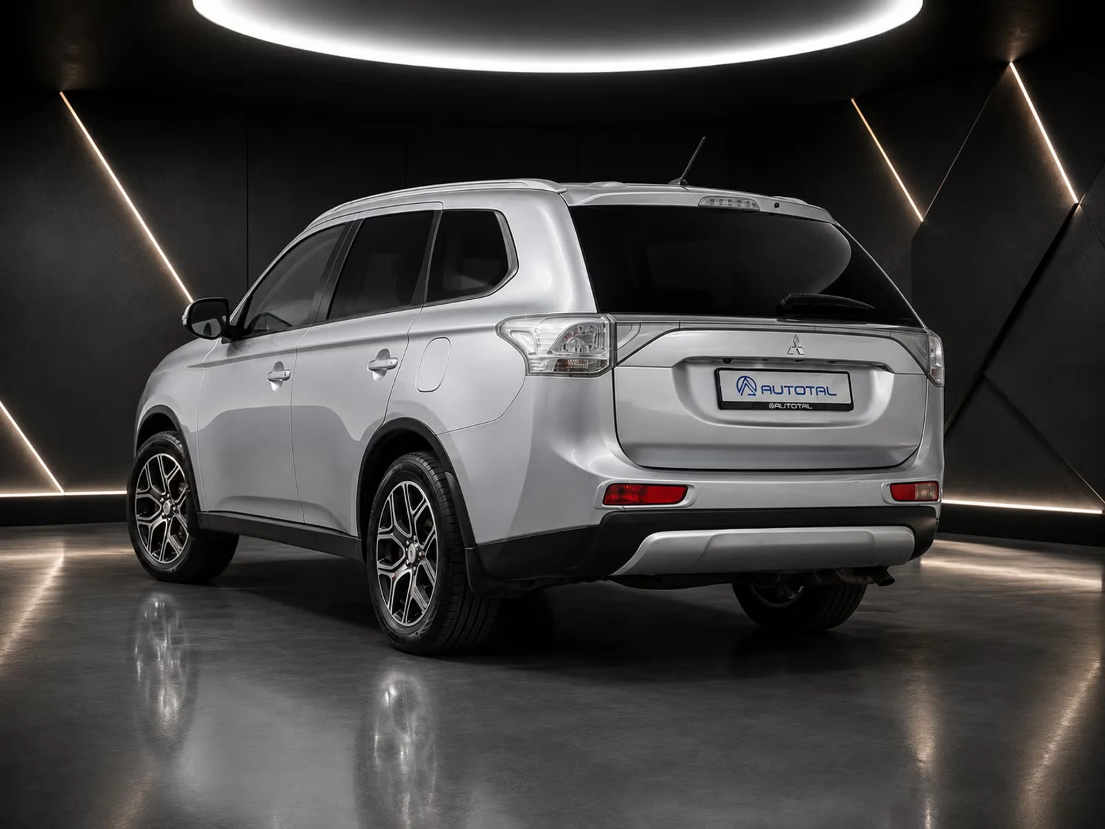 Mitsubishi Outlander - Photo 18