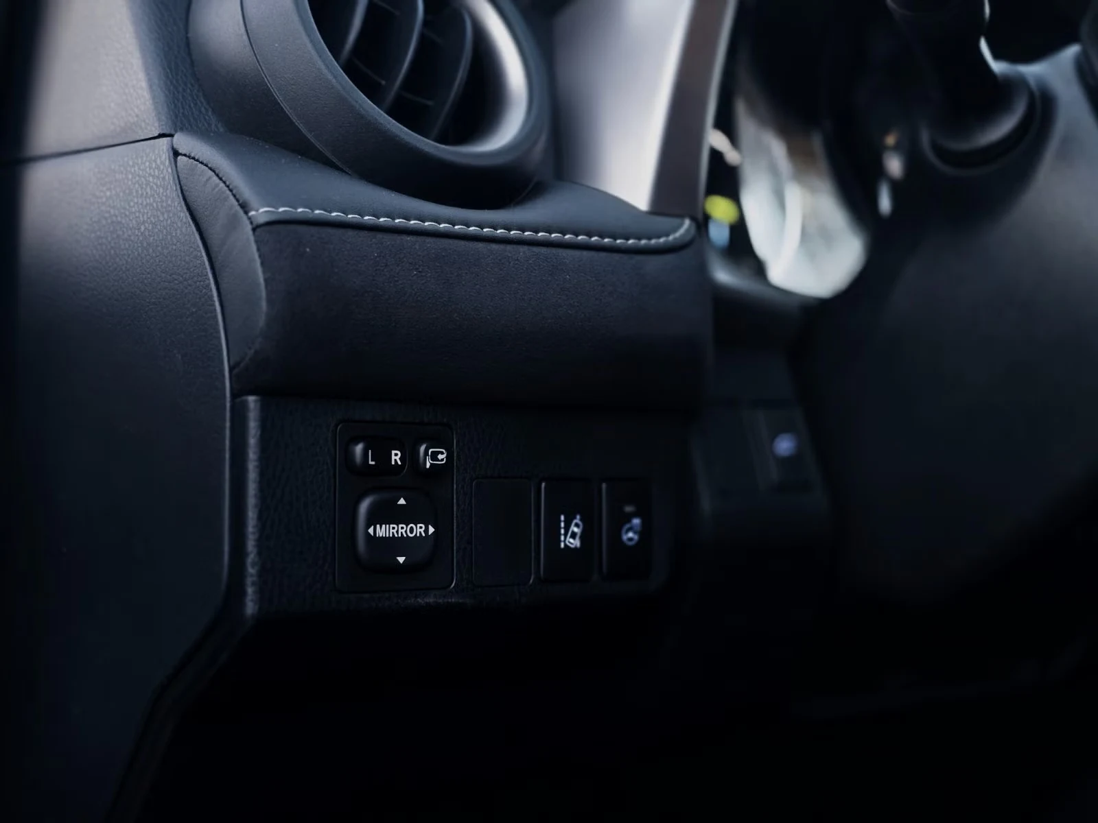 Toyota RAV4 - Photo 7
