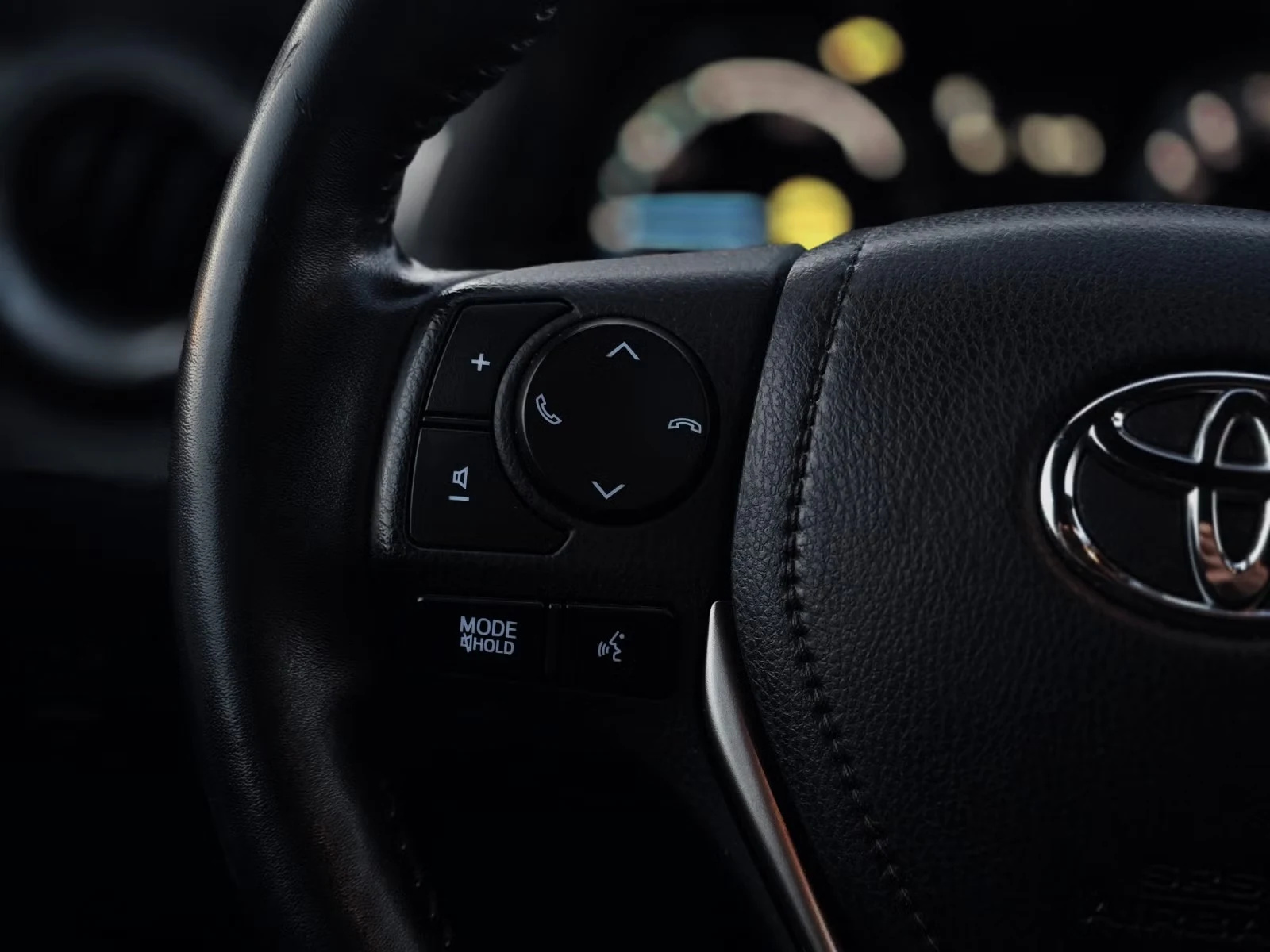 Toyota RAV4 - Photo 16
