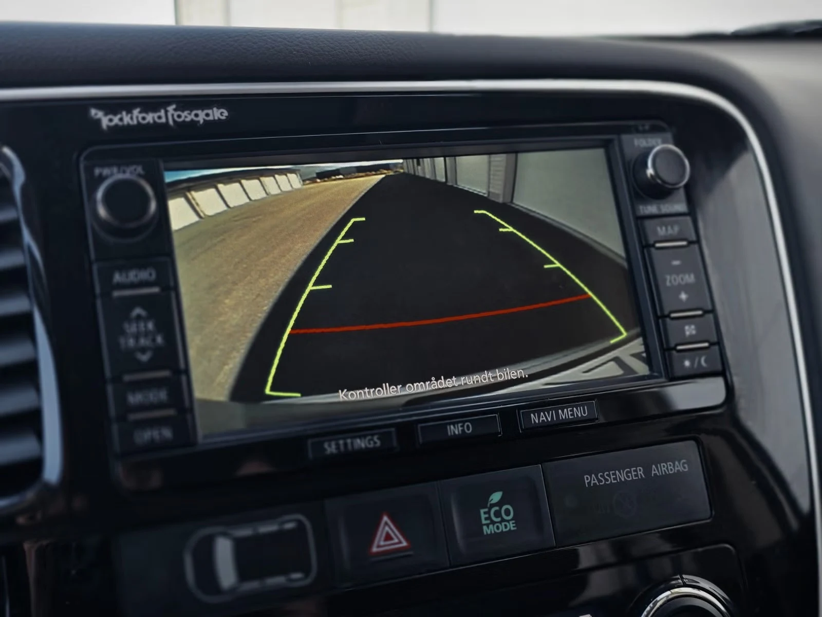 Mitsubishi Outlander - Photo 8