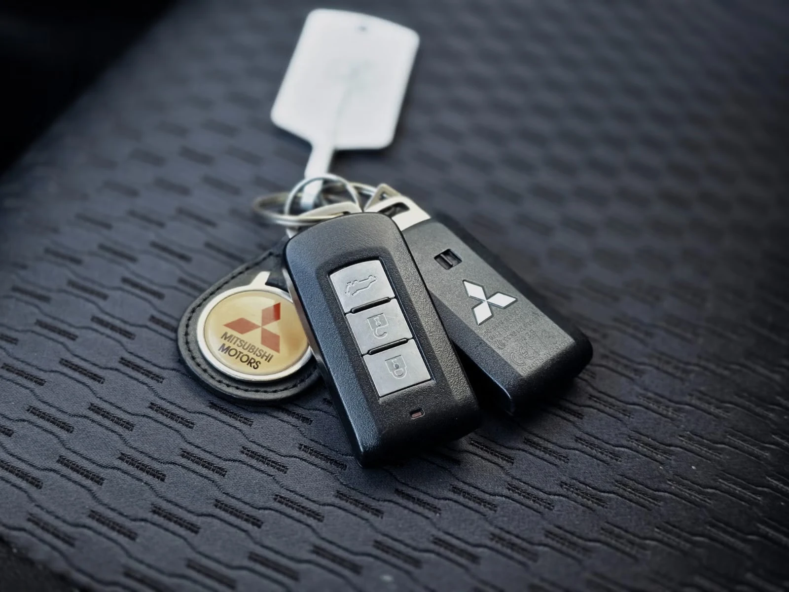 Mitsubishi Outlander - Photo 4